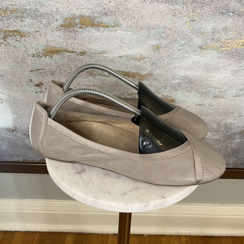 Vionic Ballet Flat Shoes Womens Size 10 Beige Leather Comfort CAROLLAVS323 - Picture 2 of 11